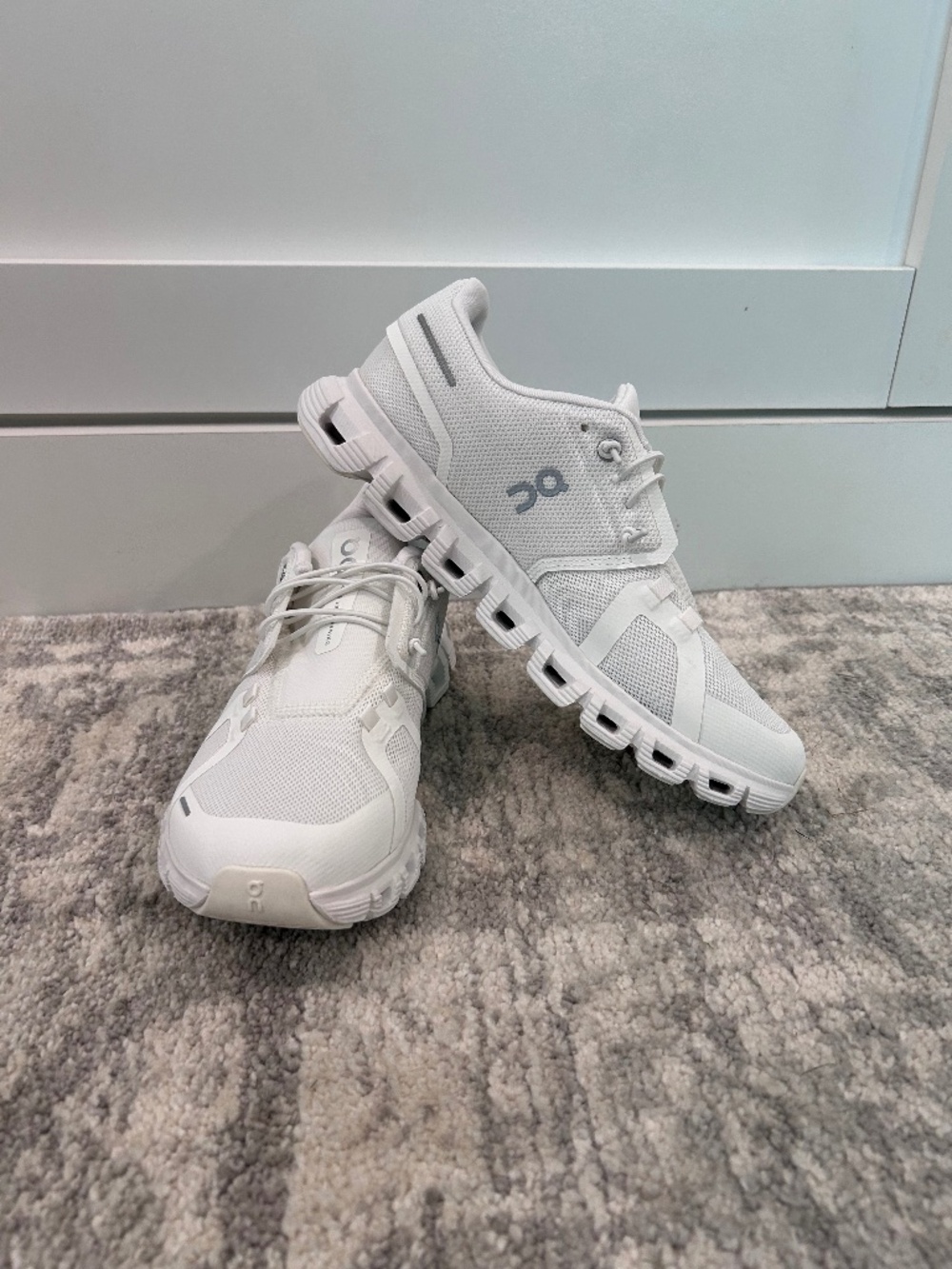 On Cloud Women's Size 8